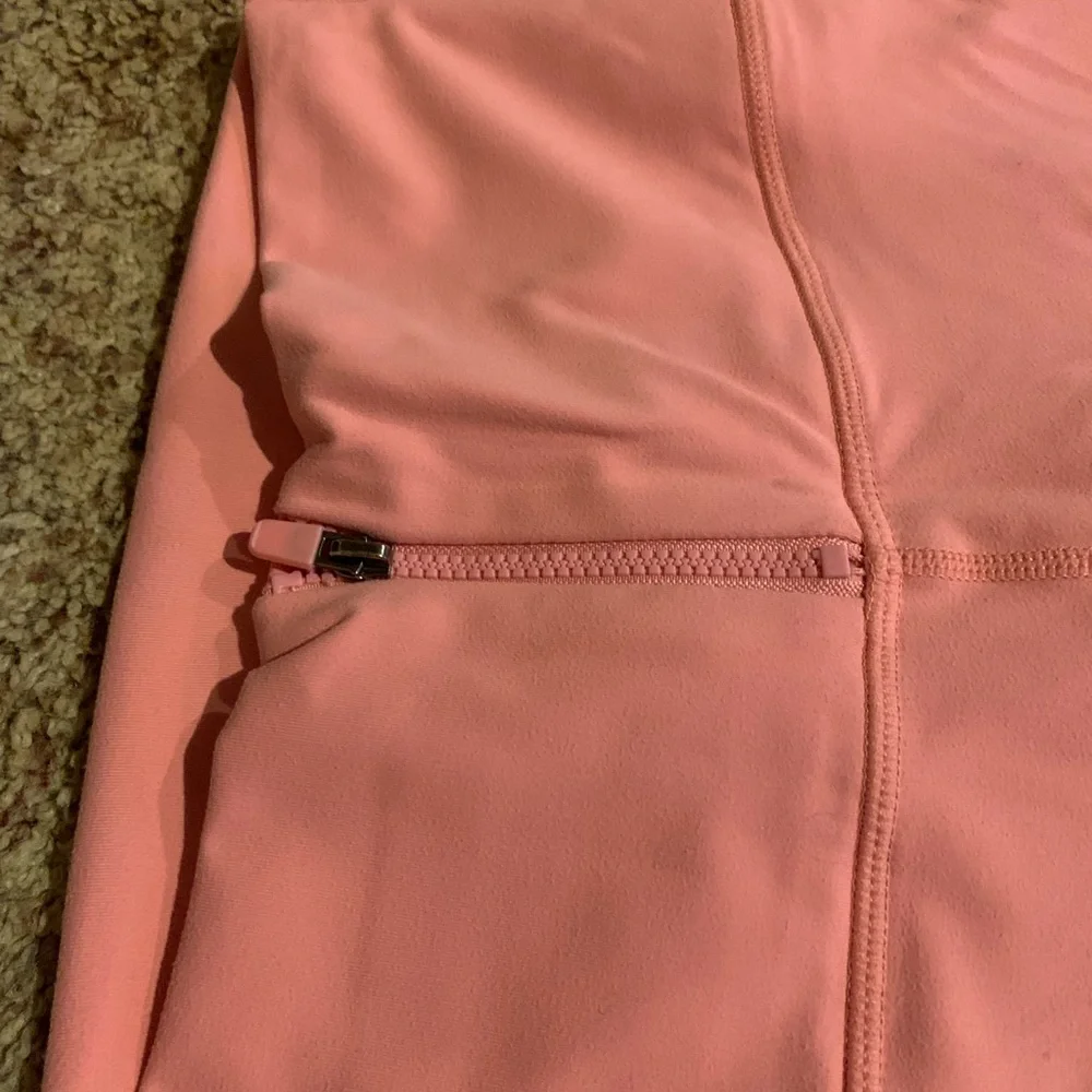 Fabletics Pink Leggings - Picture 4 of 4